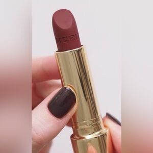 Merit signature lip matte BLACK TIE